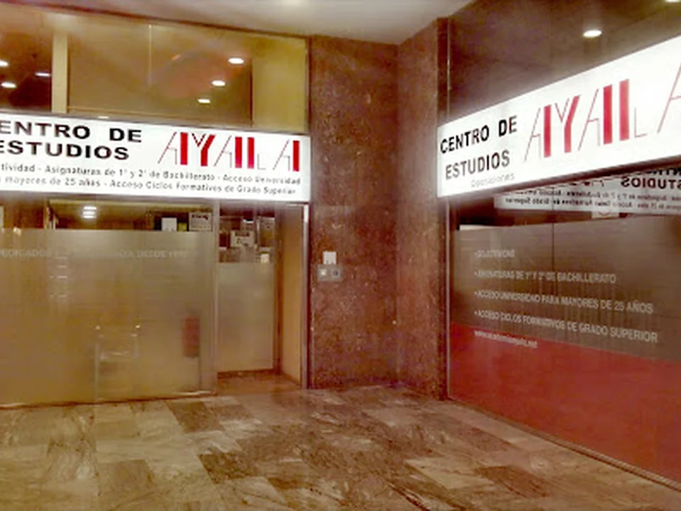 Academia Ayala acceso Universidad