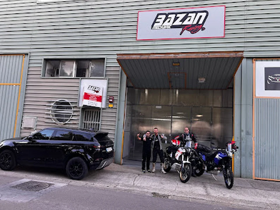 Bazan Racing mechanic