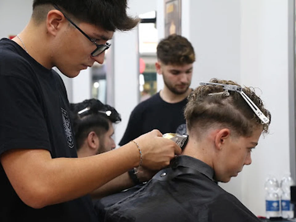 C&C ACADEMIA CASANOVA ZARAGOZA. Academia de Peluquería, Barbería y Estética.