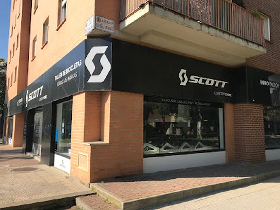 Foto de Cyclon Zaragoza · Scott Concept Store