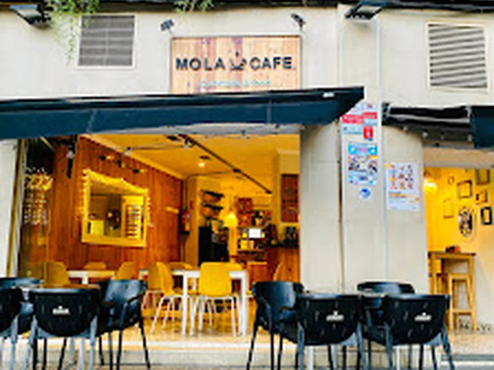 Mola Cafe Cocktails & Food