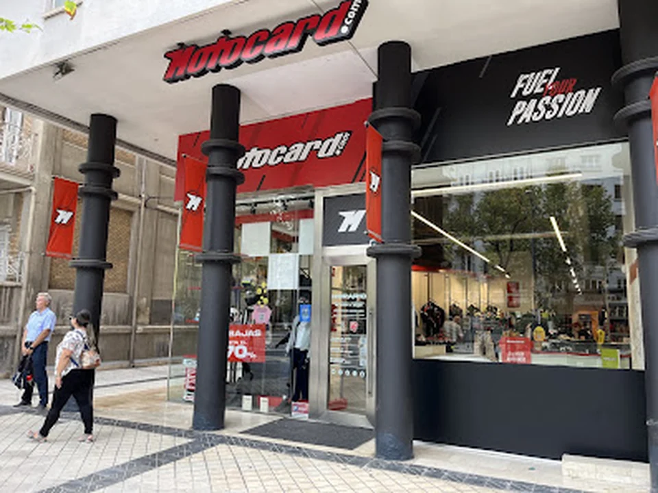 Foto de Motocard - Ropa, accesorios y cascos de moto en Zaragoza