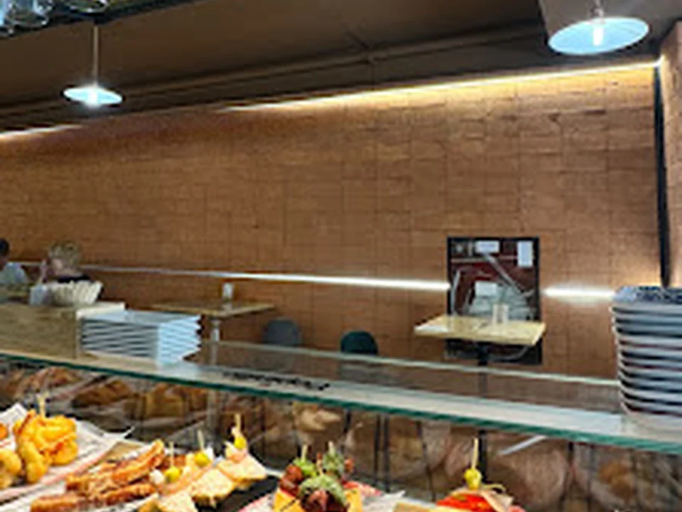 Pepinillo bar & tapas
