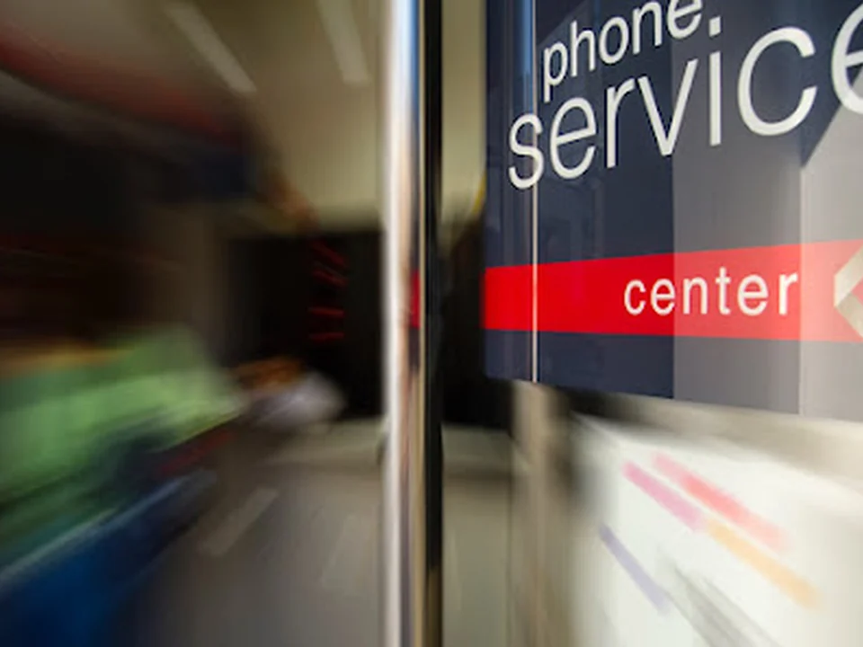 Foto de Phone Service Center calle León XIII Reparación de móviles en Zaragoza