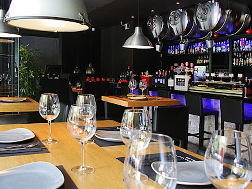 Smooth Gastro Bar